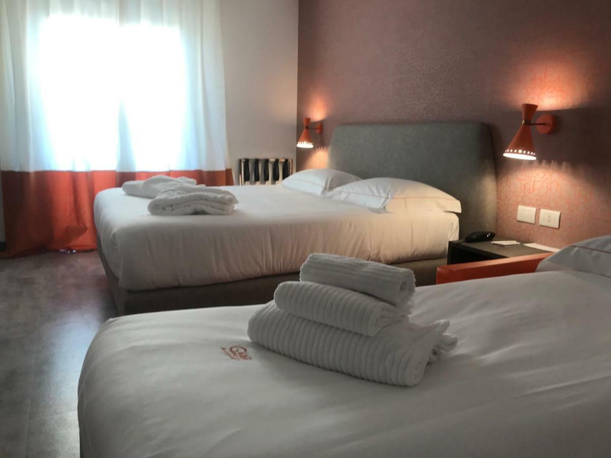 Ghibli Hotel Чивитанова-Марке Экстерьер фото